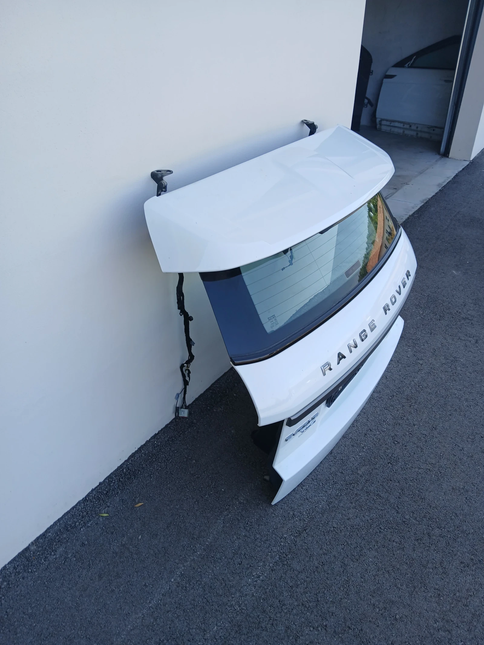 Капак заден Lend Rover Evoque 2012г , снимка 2 - Части - 55842464