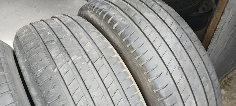 Гуми Летни 235/60R17, снимка 3 - Гуми и джанти - 33034210