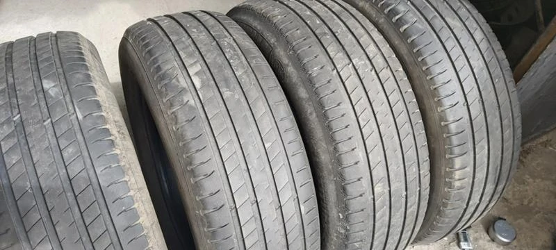 Гуми Летни 235/60R17, снимка 1 - Гуми и джанти - 33034210