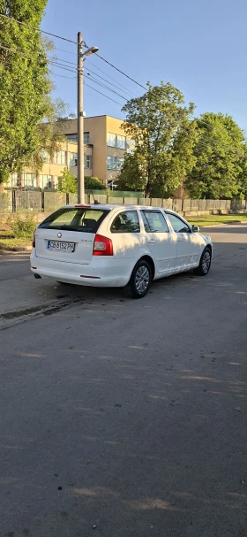 Skoda Octavia 2.0TDI 140к.с DSG обслужена 258000км, снимка 6