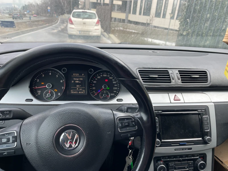 VW Passat, снимка 7 - Автомобили и джипове - 48852935