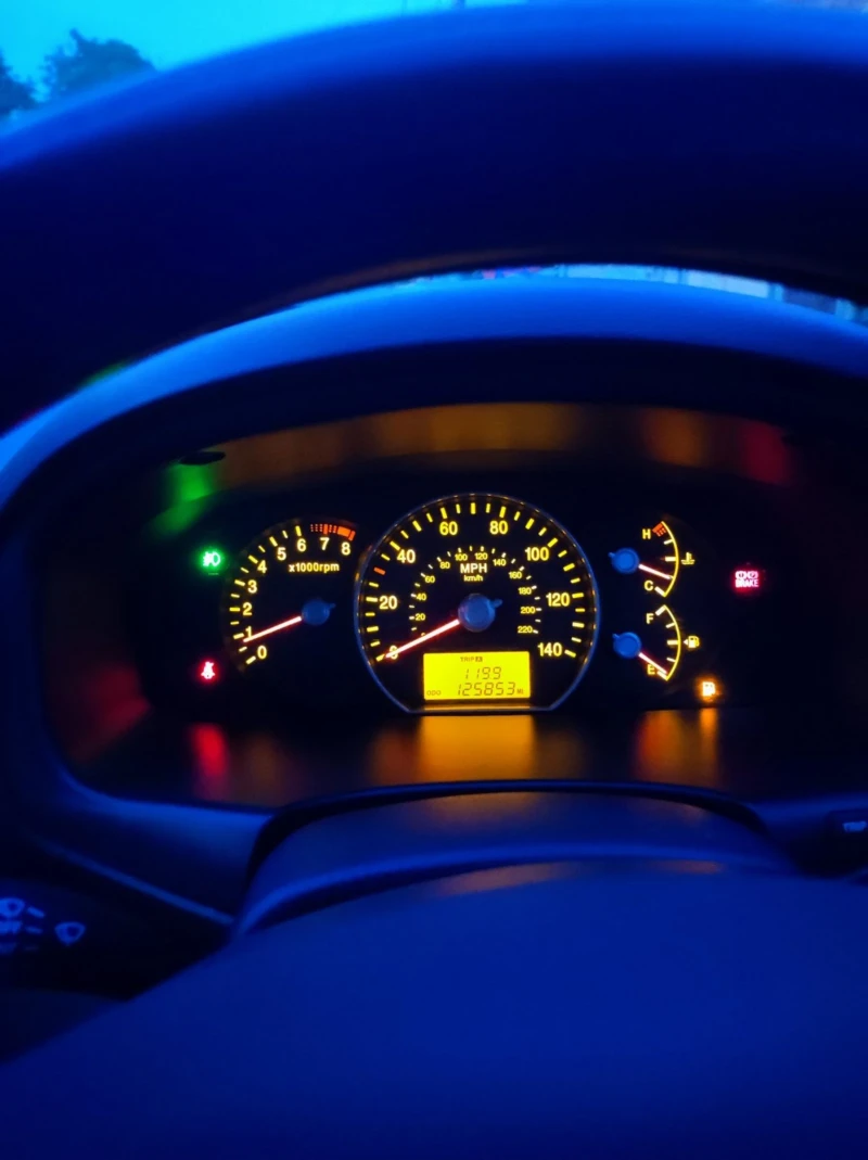 Kia Carens 2.0 / 140k.c / BENZIN , снимка 6 - Автомобили и джипове - 51127871