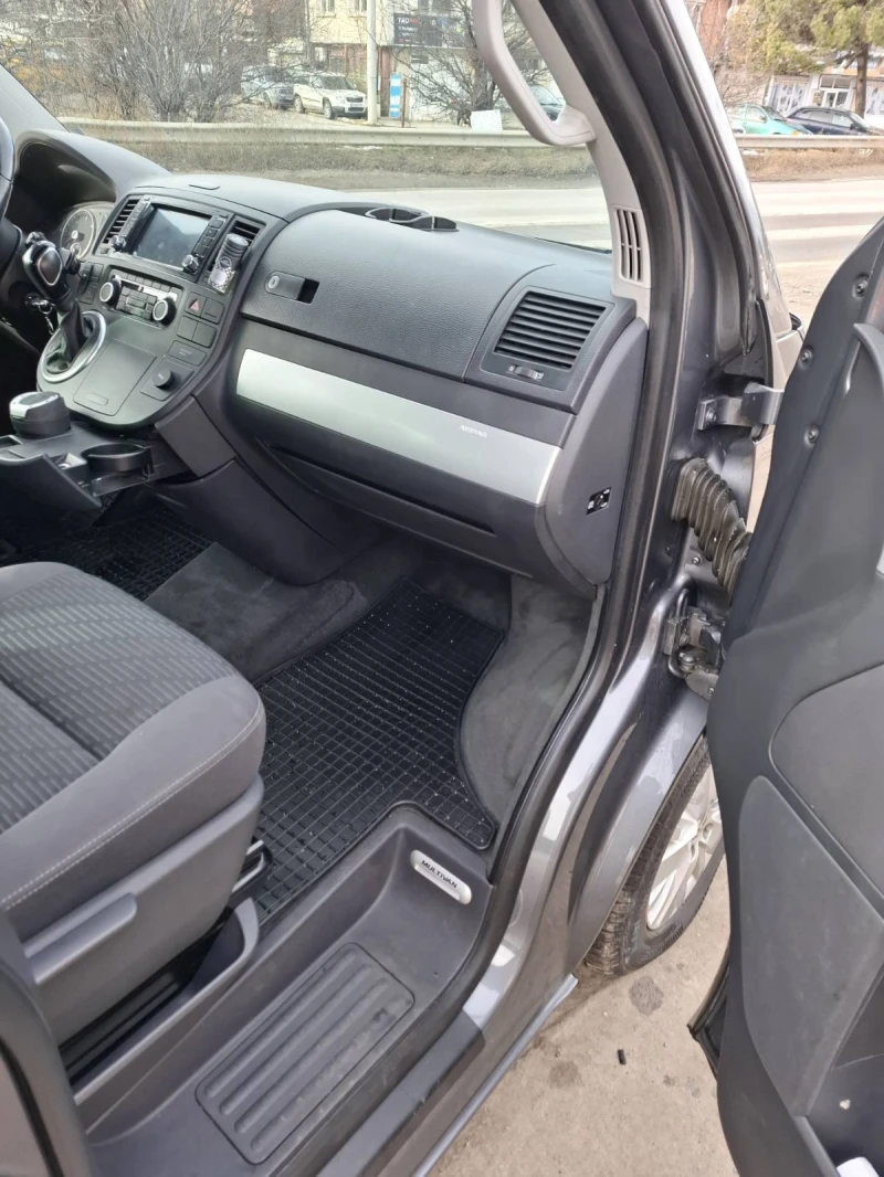 VW Multivan, снимка 12 - Автомобили и джипове - 52697801