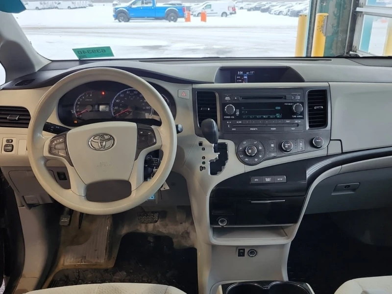 Toyota Sienna * LE * CARFAX * БЕЗ ПЪРВОНАЧАЛНА ВНОСКА, снимка 10 - Автомобили и джипове - 53099403