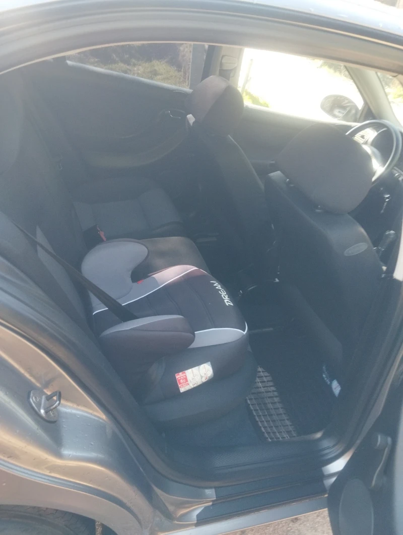 Seat Leon, снимка 9 - Автомобили и джипове - 53142873