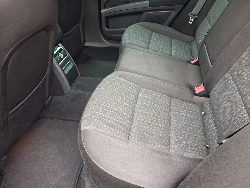 Skoda Superb 2.0, 170к.с. 4х4 автоматик, всички екстри , снимка 15 - Автомобили и джипове - 53513179