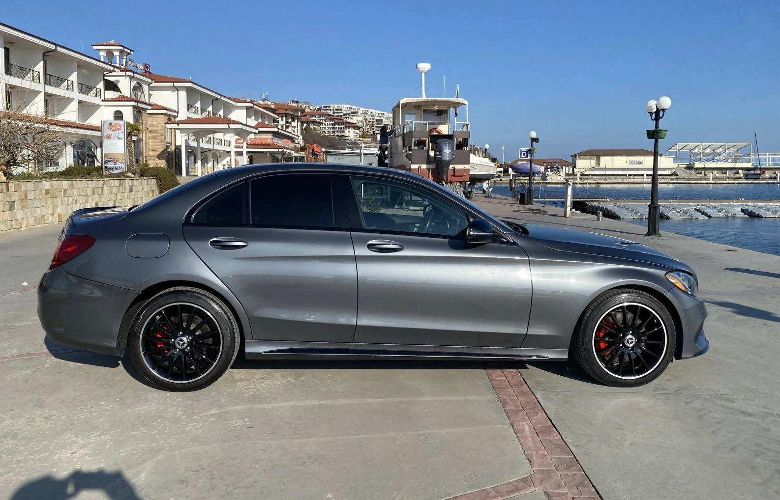 Mercedes-Benz C 300 AMG 9G Tronic 4MATIC - изображение 3