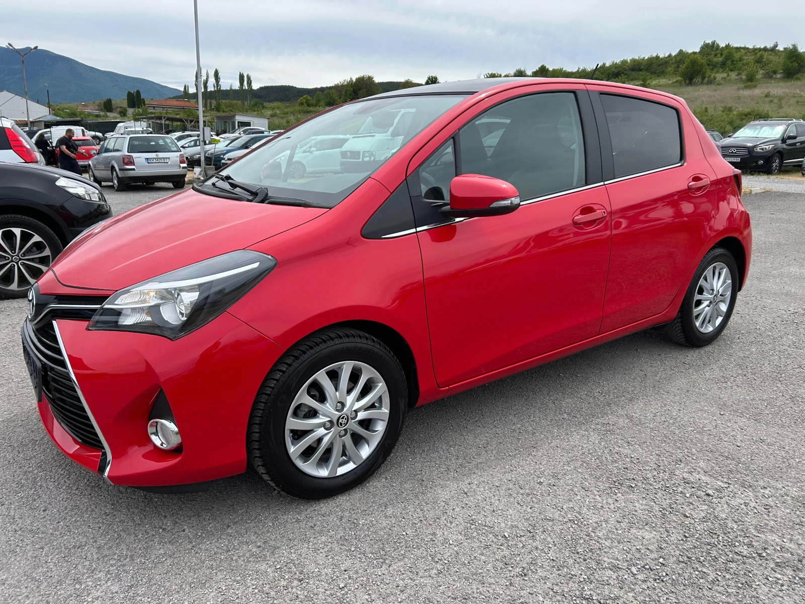 Toyota Yaris 1.3VVT-i  - изображение 3