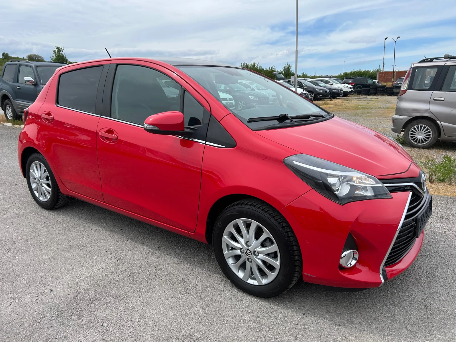 Toyota Yaris 1.3VVT-i  - изображение 2