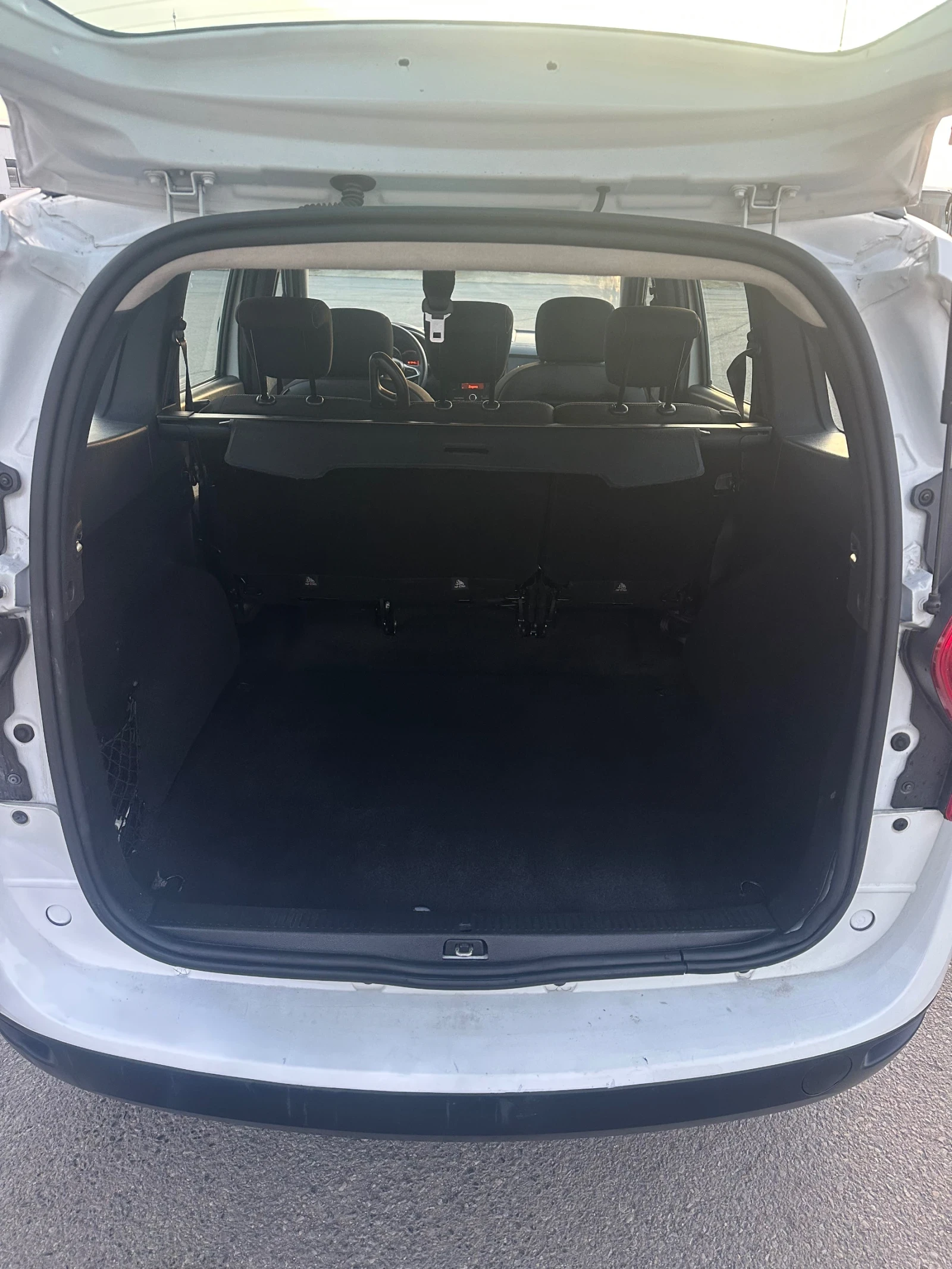 Dacia Lodgy 1.6 benzin/gaz - изображение 9