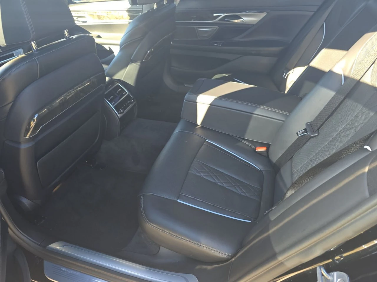 BMW 750 * CARFAX * ��� ������������ ������ | Mobile.bg � ����������� 11