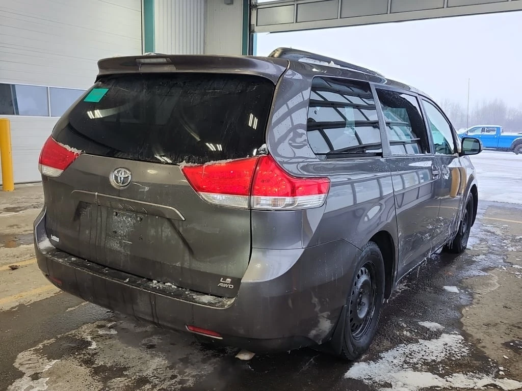 Toyota Sienna * LE * CARFAX * БЕЗ ПЪРВОНАЧАЛНА ВНОСКА - изображение 3