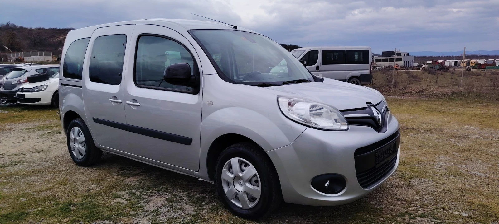 Renault Kangoo 1.5dci-90к.с, снимка 3 - Автомобили и джипове - 53905432