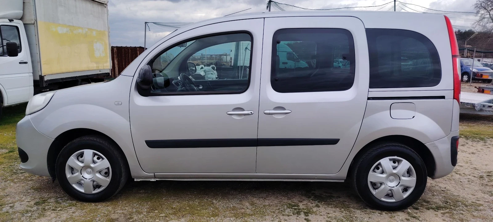 Renault Kangoo 1.5dci-90к.с, снимка 8 - Автомобили и джипове - 53905432