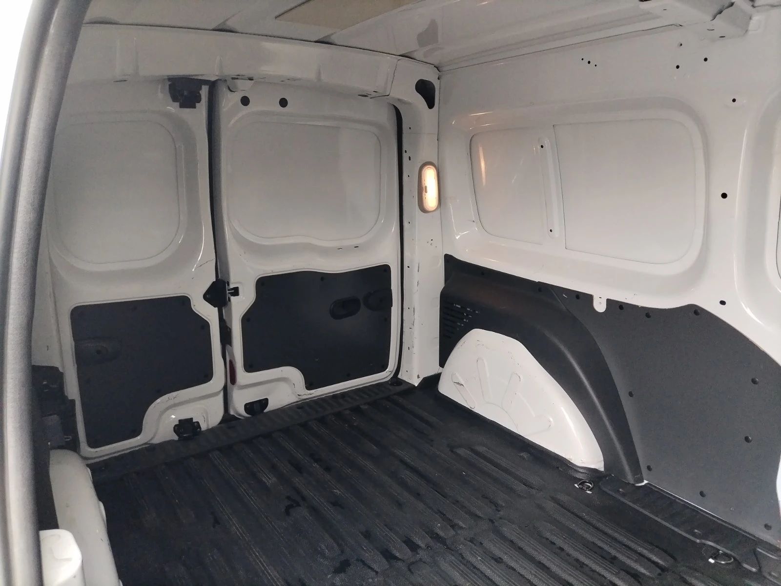 Renault Kangoo MAXI 1.5dCi/95к.с., снимка 17 - Автомобили и джипове - 53995550