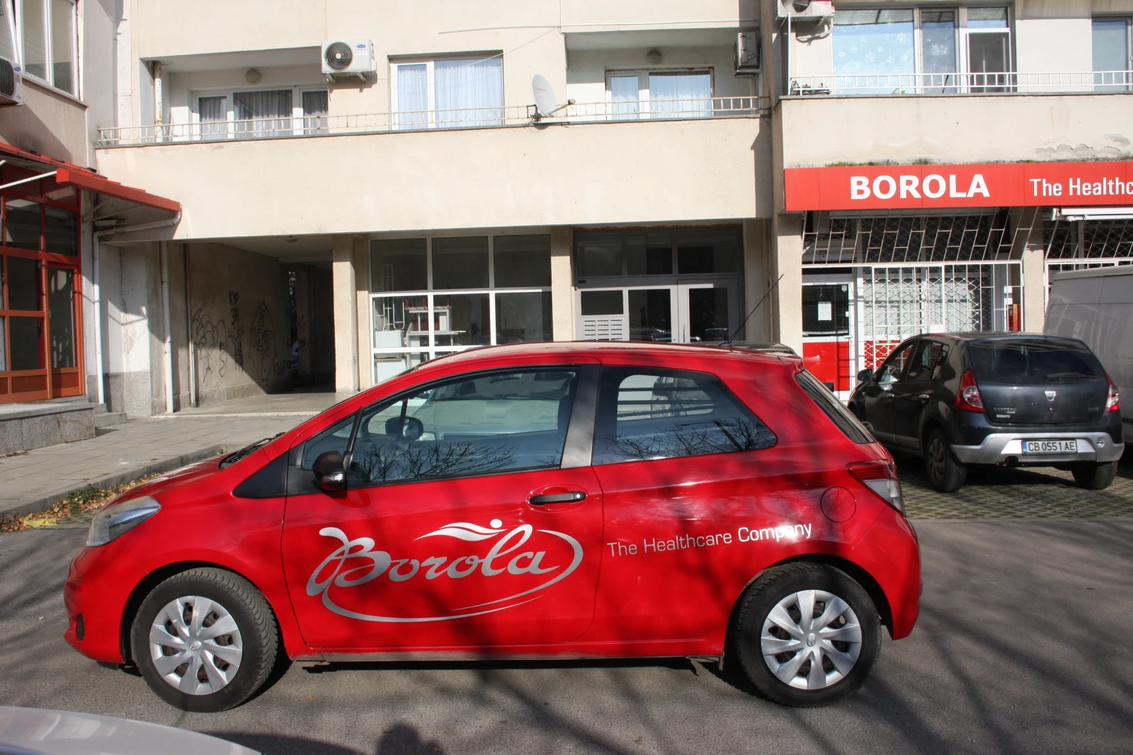 Toyota Yaris товарен, снимка 2 - Автомобили и джипове - 54079712