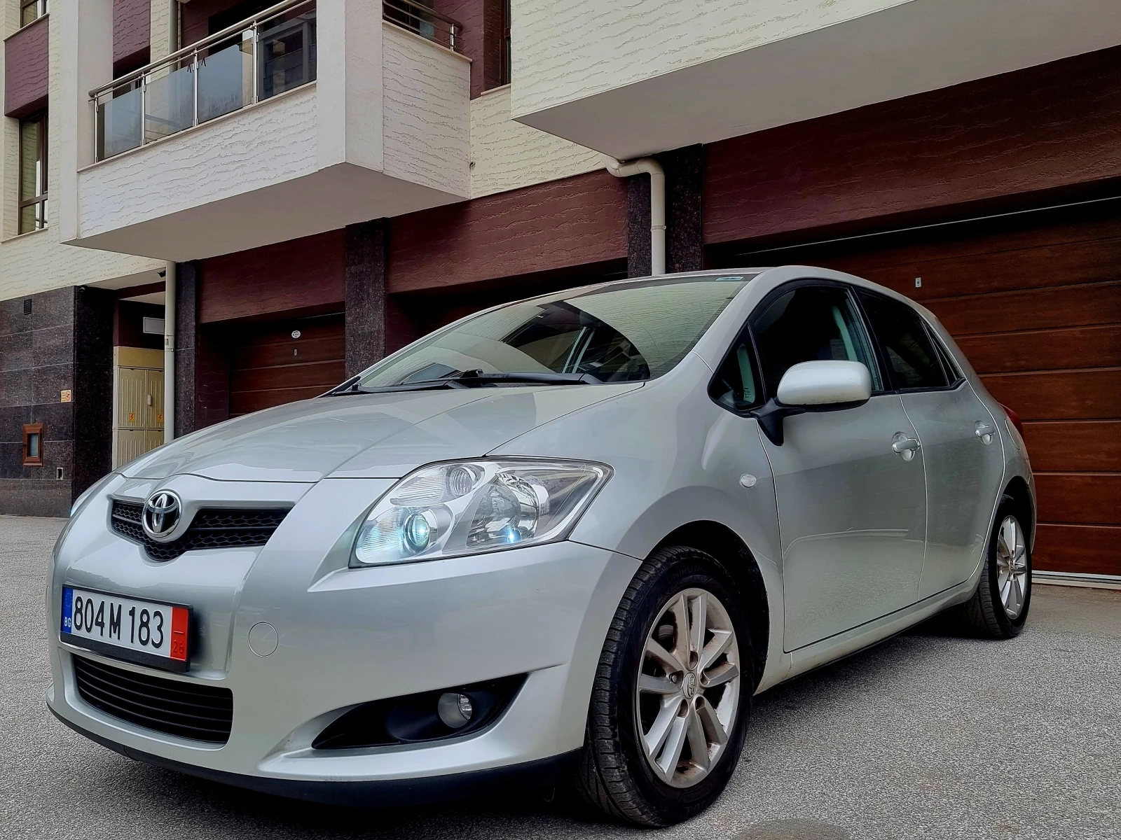 Toyota Auris * 1.6* 124* 