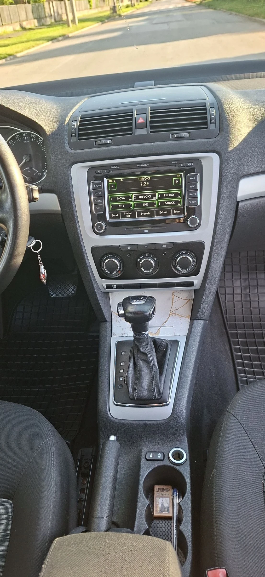 Skoda Octavia 2.0TDI 140к.с DSG обслужена 258000км, снимка 11 - Автомобили и джипове - 54570552