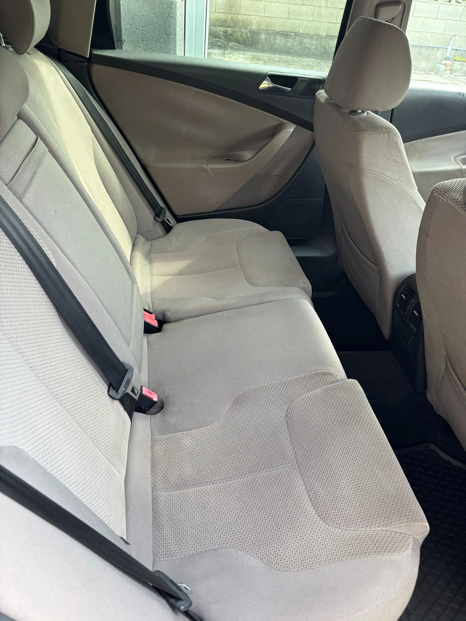 VW Passat, снимка 8 - Автомобили и джипове - 54726733