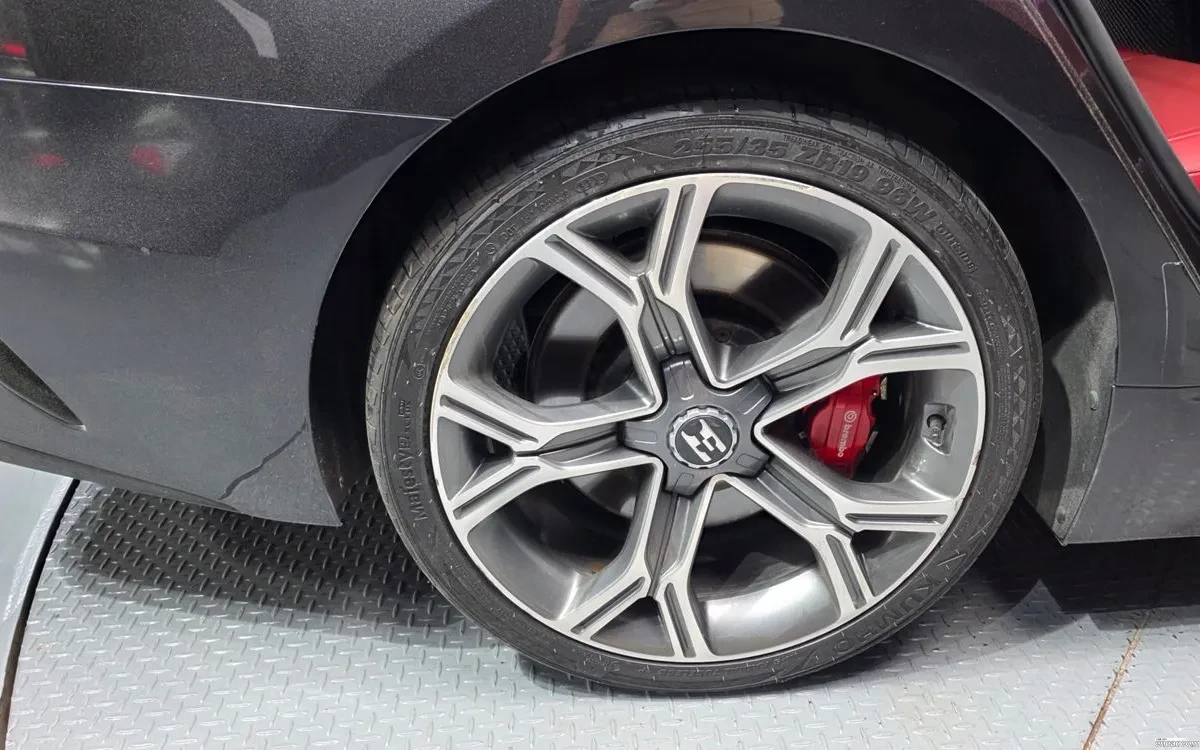 Kia Stinger * 3.3T* AWD* ЧЕРВЕН САЛОН* 360 КАМЕРА* HUD* ОБДУХВ, снимка 16 - Автомобили и джипове - 54810135