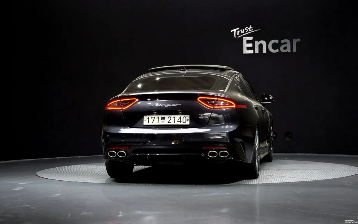 Kia Stinger * 3.3T* AWD* ЧЕРВЕН САЛОН* 360 КАМЕРА* HUD* ОБДУХВ, снимка 17 - Автомобили и джипове - 54810135