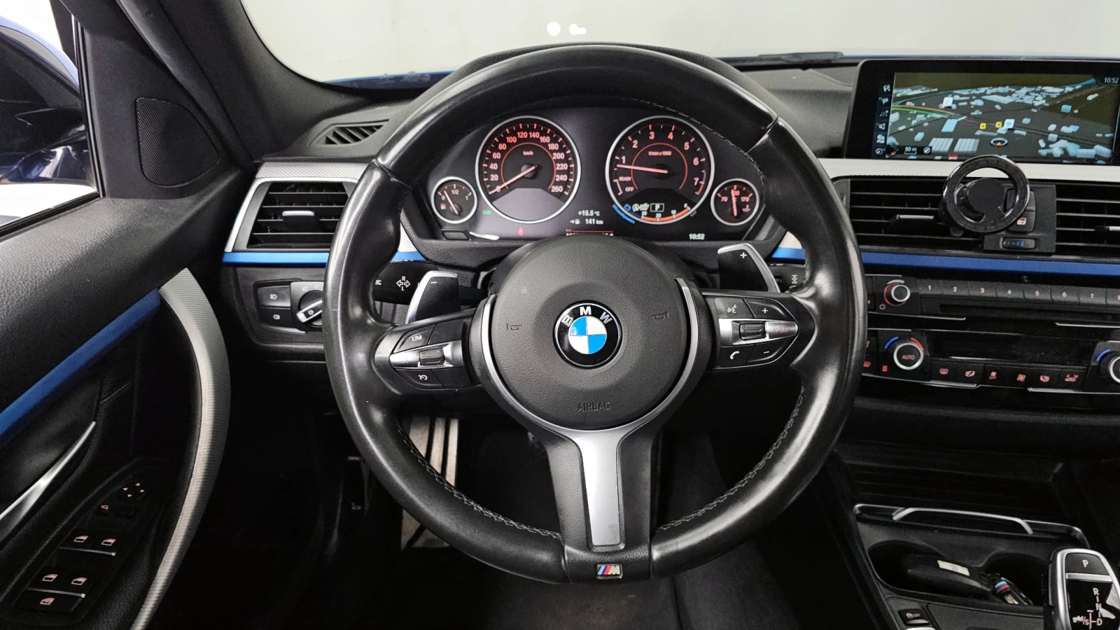 BMW 330 M ПАКЕТ/ПОДГРЕВ/ПАМЕТ/HEAD-UP/ШИБЕДАХ, снимка 12 - Автомобили и джипове - 55016411