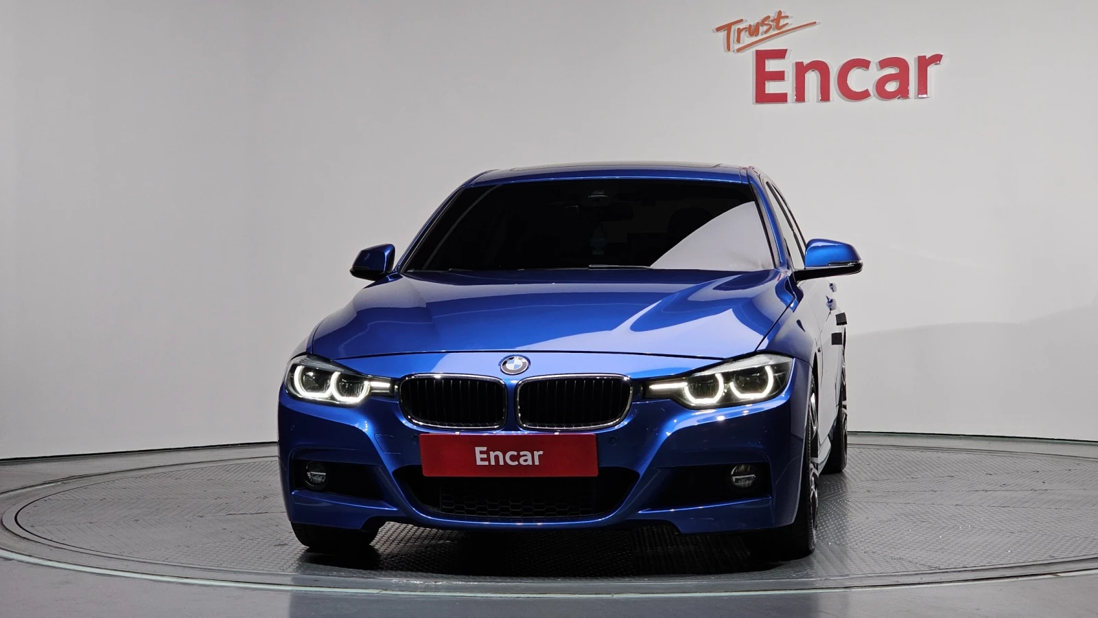 BMW 330 M ПАКЕТ/ПОДГРЕВ/ПАМЕТ/HEAD-UP/ШИБЕДАХ, снимка 2 - Автомобили и джипове - 55016411