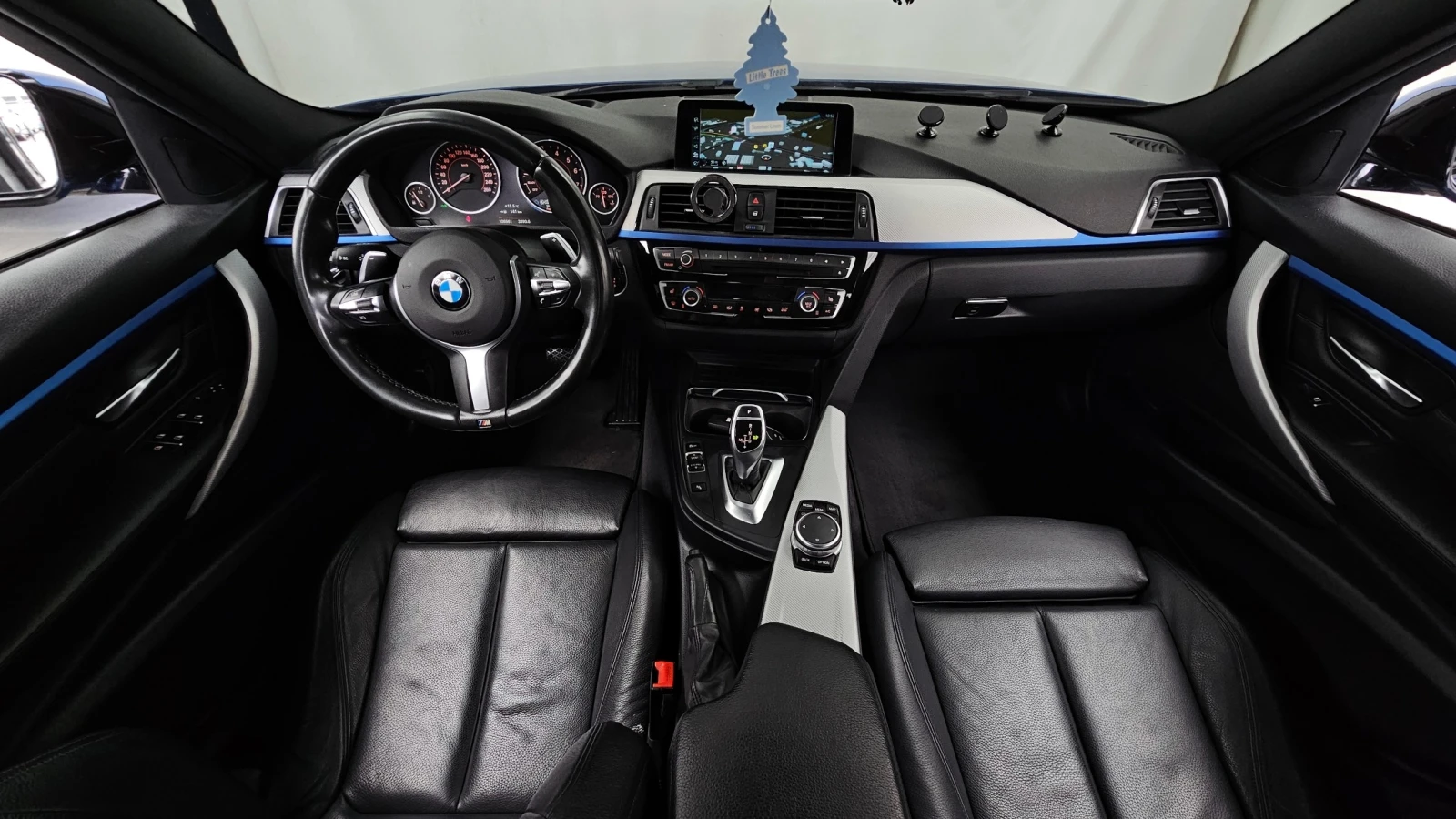 BMW 330 M ПАКЕТ/ПОДГРЕВ/ПАМЕТ/HEAD-UP/ШИБЕДАХ, снимка 6 - Автомобили и джипове - 55016411