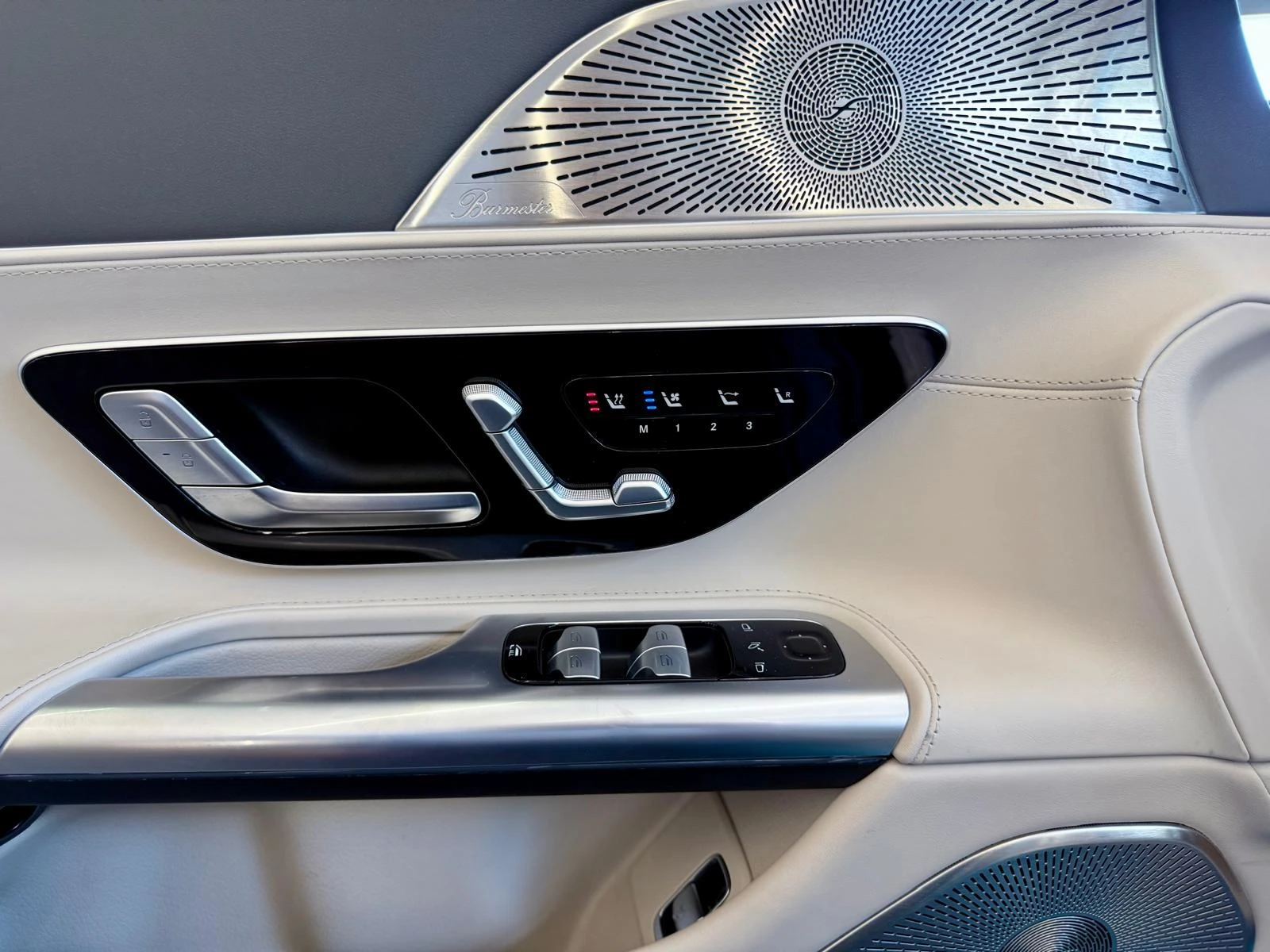 Mercedes-Benz SL 63 AMG 4M* 21* Night Paket* Burmester* Full* ЛИЗИНГ , снимка 7 - Автомобили и джипове - 55257804