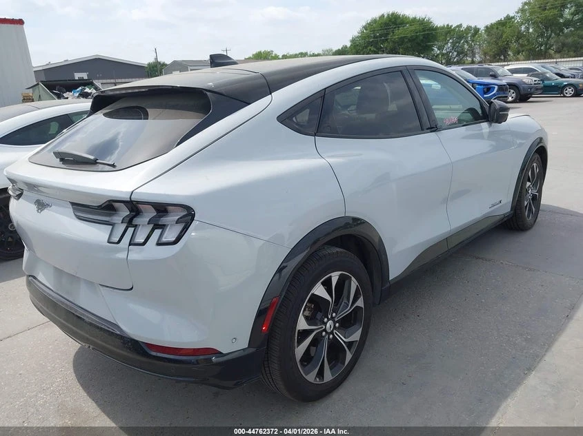 Ford Mustang Mach-E Premium, снимка 4 - Автомобили и джипове - 55469206