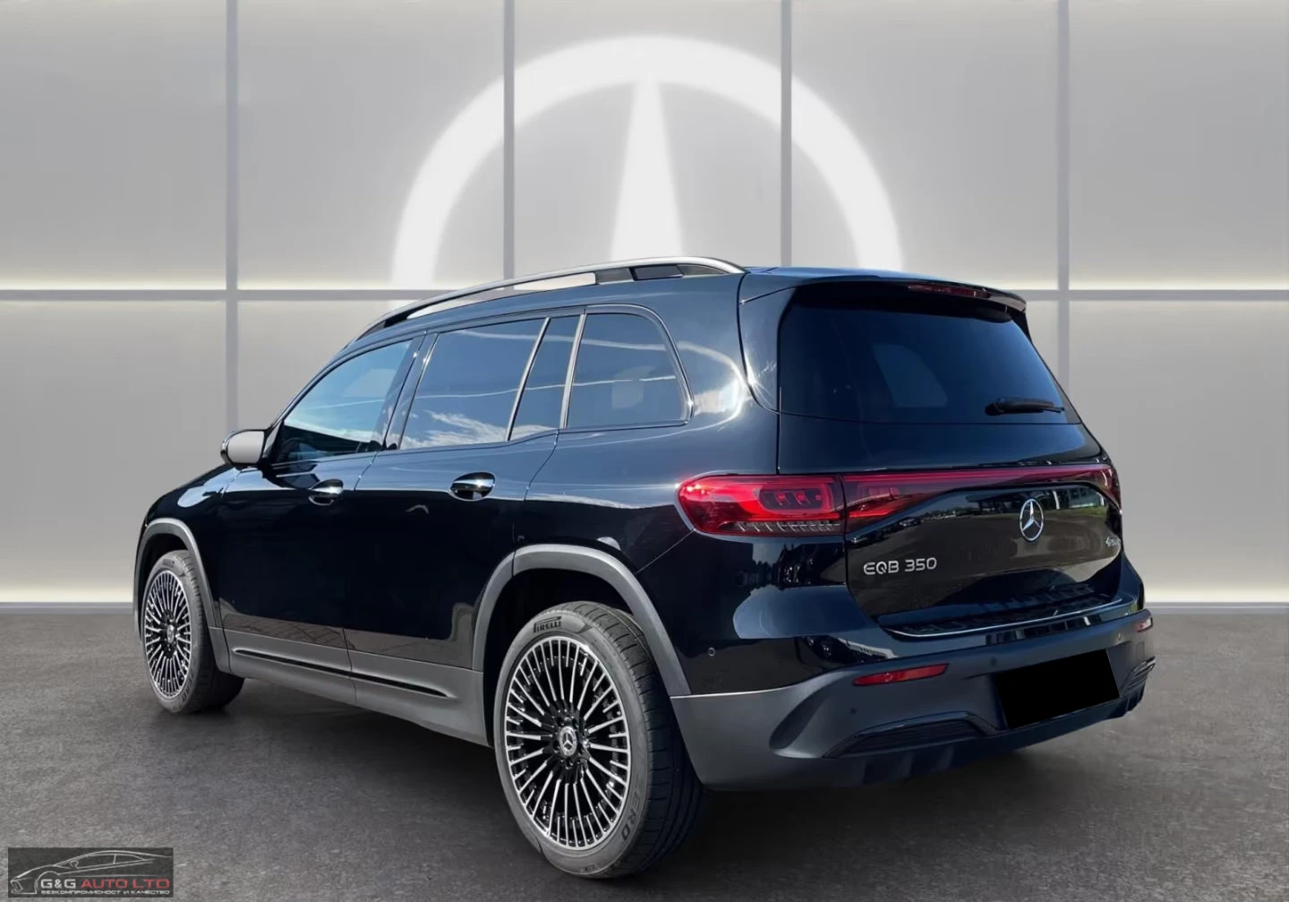 Mercedes-Benz EQB 350/4MATIC/292HP/AMG/PANO/360/CPLAY/MEMO/HUD/556q, снимка 2 - Автомобили и джипове - 55486645