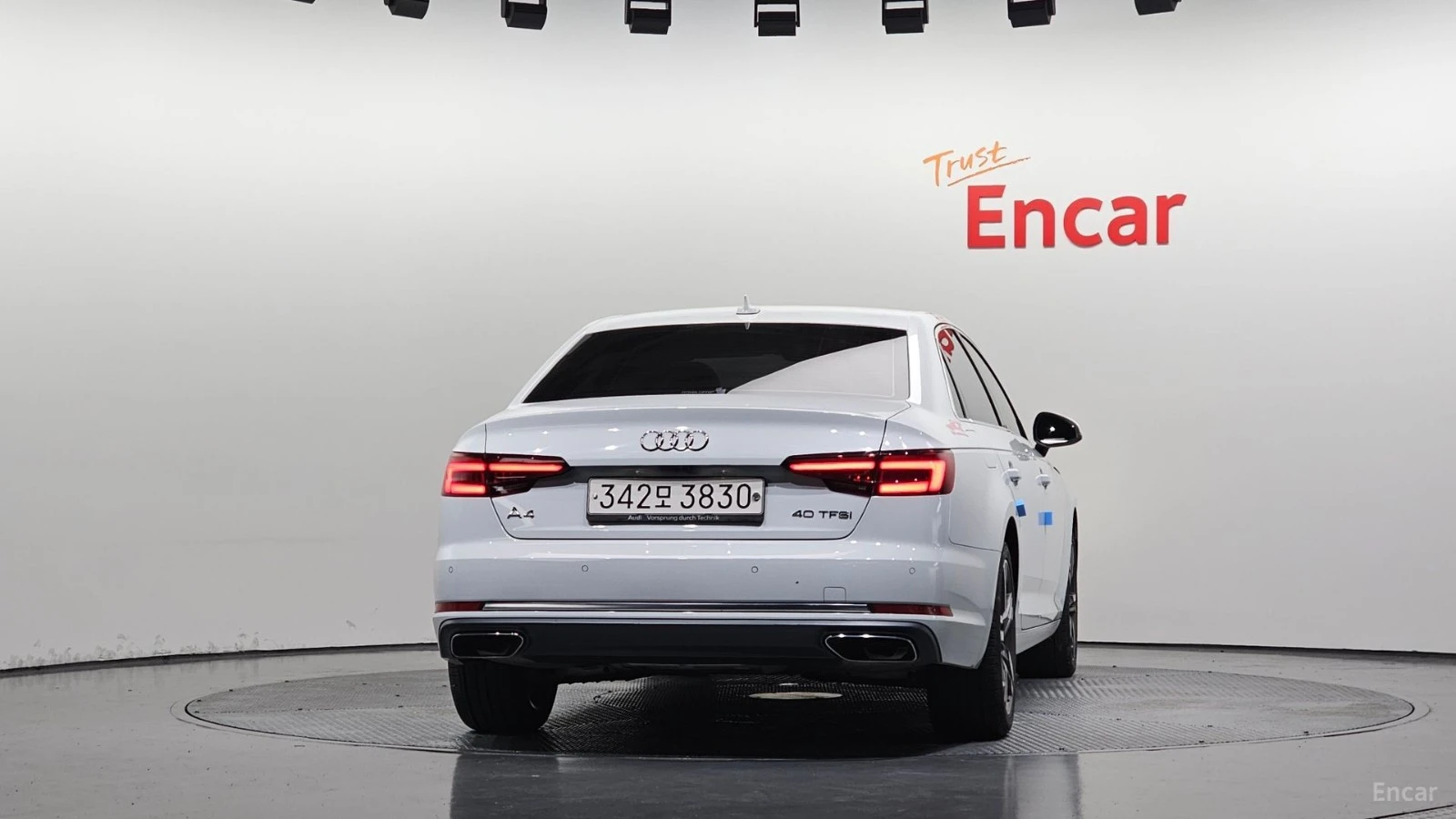 Audi A4 40 TFSI PREMIUM* HUD* КОЖА* НАВИ* ПАНО, снимка 4 - Автомобили и джипове - 55559357
