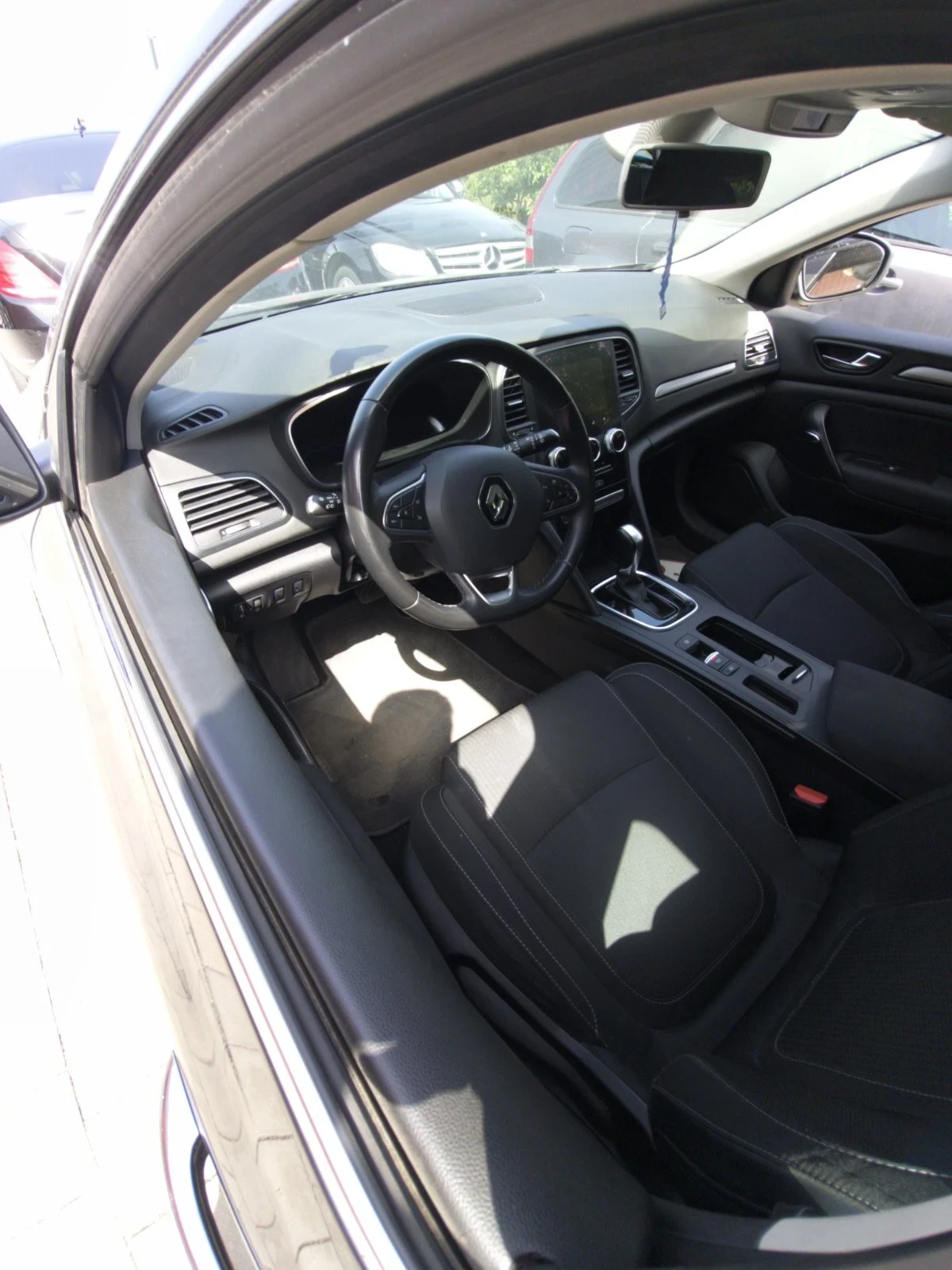 Renault Megane, снимка 4 - Автомобили и джипове - 56057951