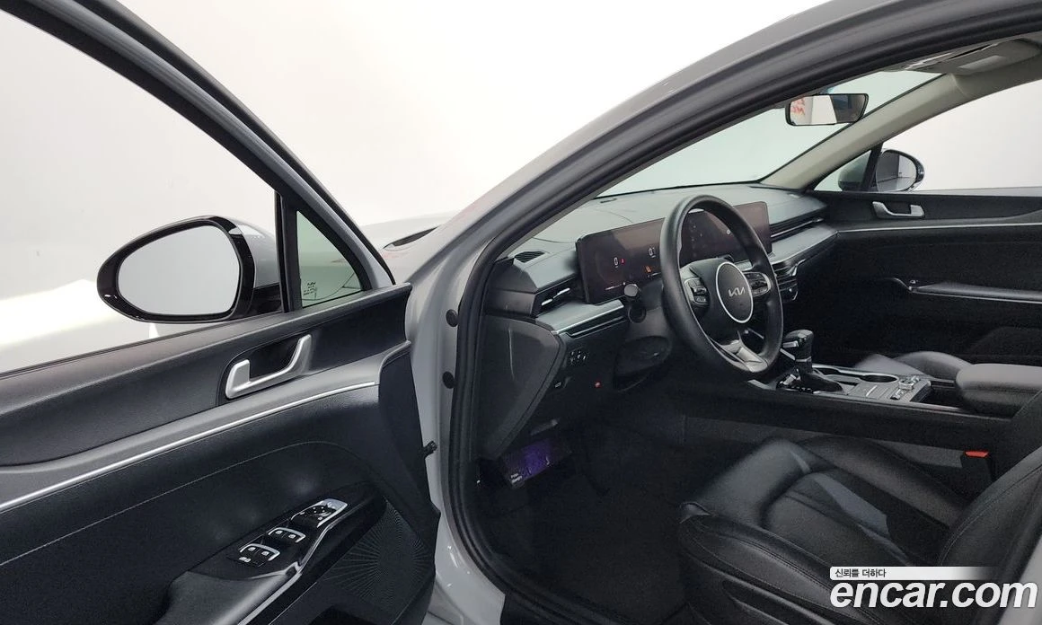 Kia K5 2.0 LPi Trendy, снимка 13 - Автомобили и джипове - 56096417