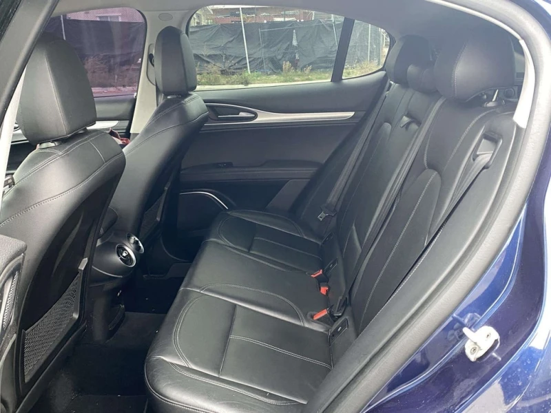 Alfa Romeo Stelvio * BASE SPORT Q4 * CARFAX * ЦЕНА ДО БГ, снимка 15 - Автомобили и джипове - 53237241