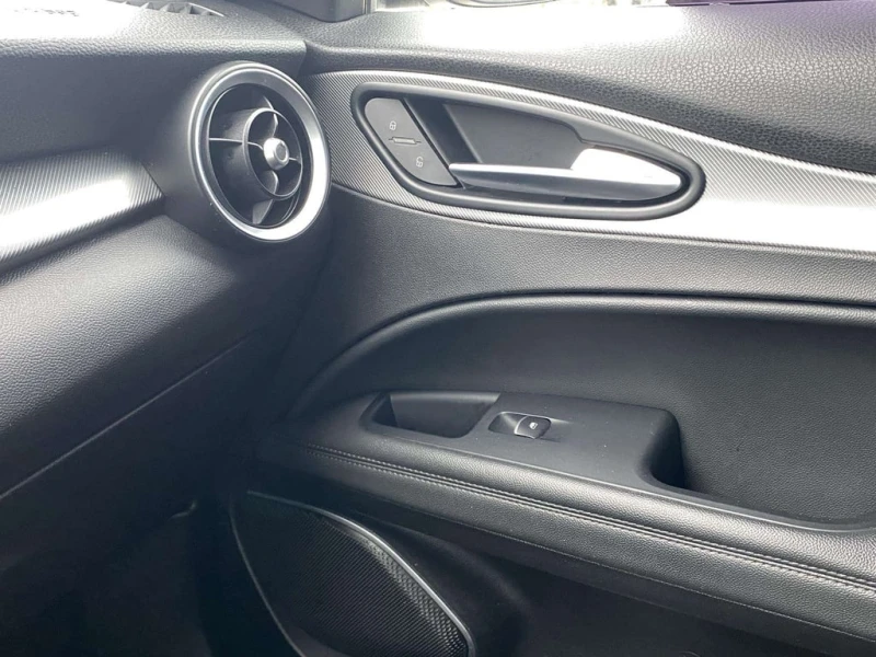 Alfa Romeo Stelvio * BASE SPORT Q4 * CARFAX * ЦЕНА ДО БГ, снимка 12 - Автомобили и джипове - 53237241