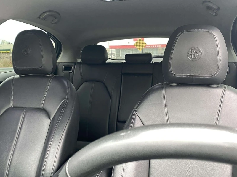 Alfa Romeo Stelvio * BASE SPORT Q4 * CARFAX * ЦЕНА ДО БГ, снимка 13 - Автомобили и джипове - 53237241