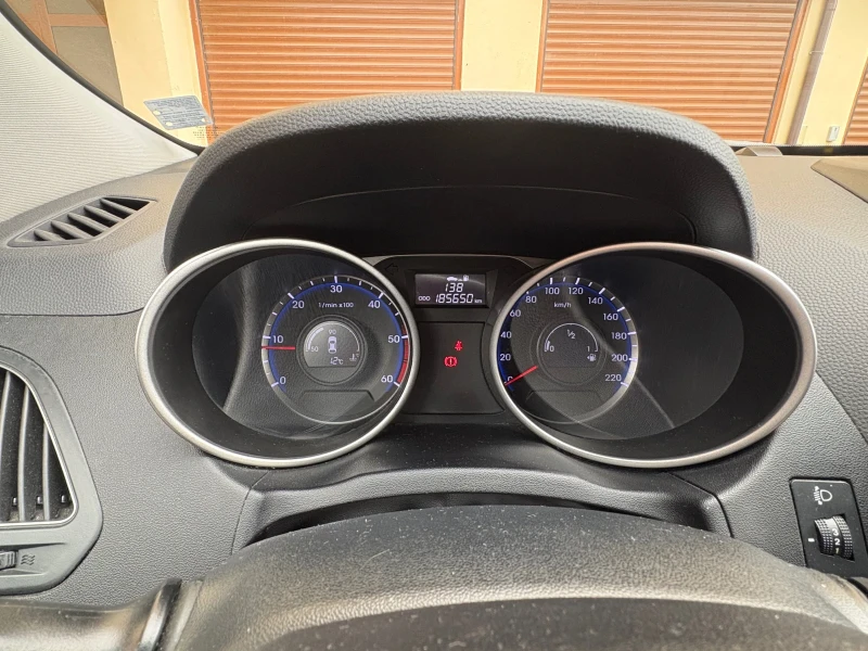 Hyundai IX35 1.7 CRDI, снимка 11 - Автомобили и джипове - 53395131
