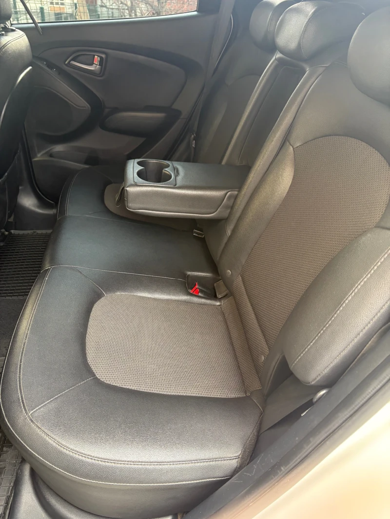 Hyundai IX35 1.7 CRDI, снимка 17 - Автомобили и джипове - 53395131