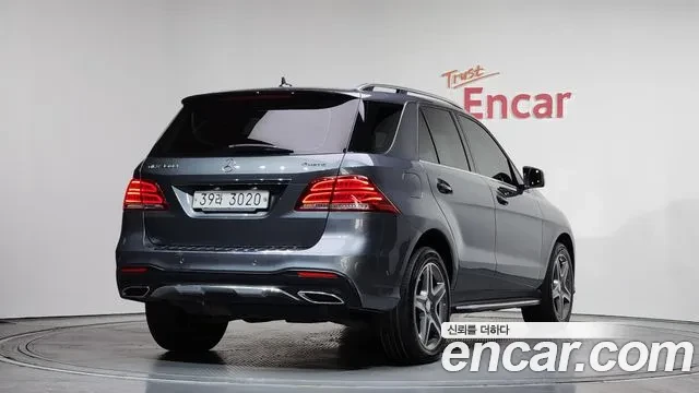 Mercedes-Benz GLE 350 4MATIC, снимка 3 - Автомобили и джипове - 53966066