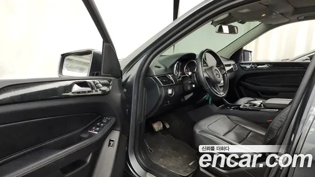 Mercedes-Benz GLE 350 4MATIC, снимка 4 - Автомобили и джипове - 53966066