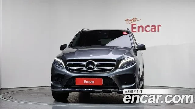 Mercedes-Benz GLE 350 4MATIC, снимка 2 - Автомобили и джипове - 53966066