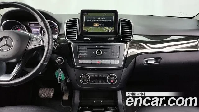 Mercedes-Benz GLE 350 4MATIC, снимка 8 - Автомобили и джипове - 53966066