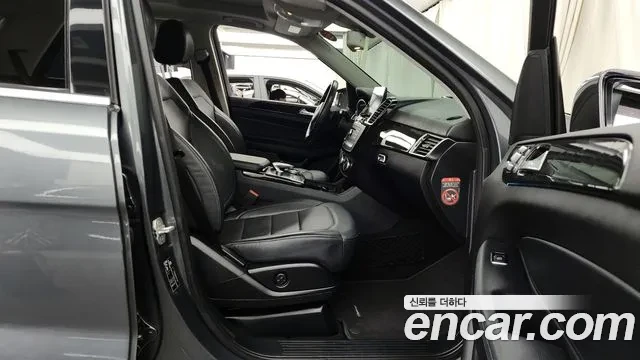 Mercedes-Benz GLE 350 4MATIC, снимка 10 - Автомобили и джипове - 53966066