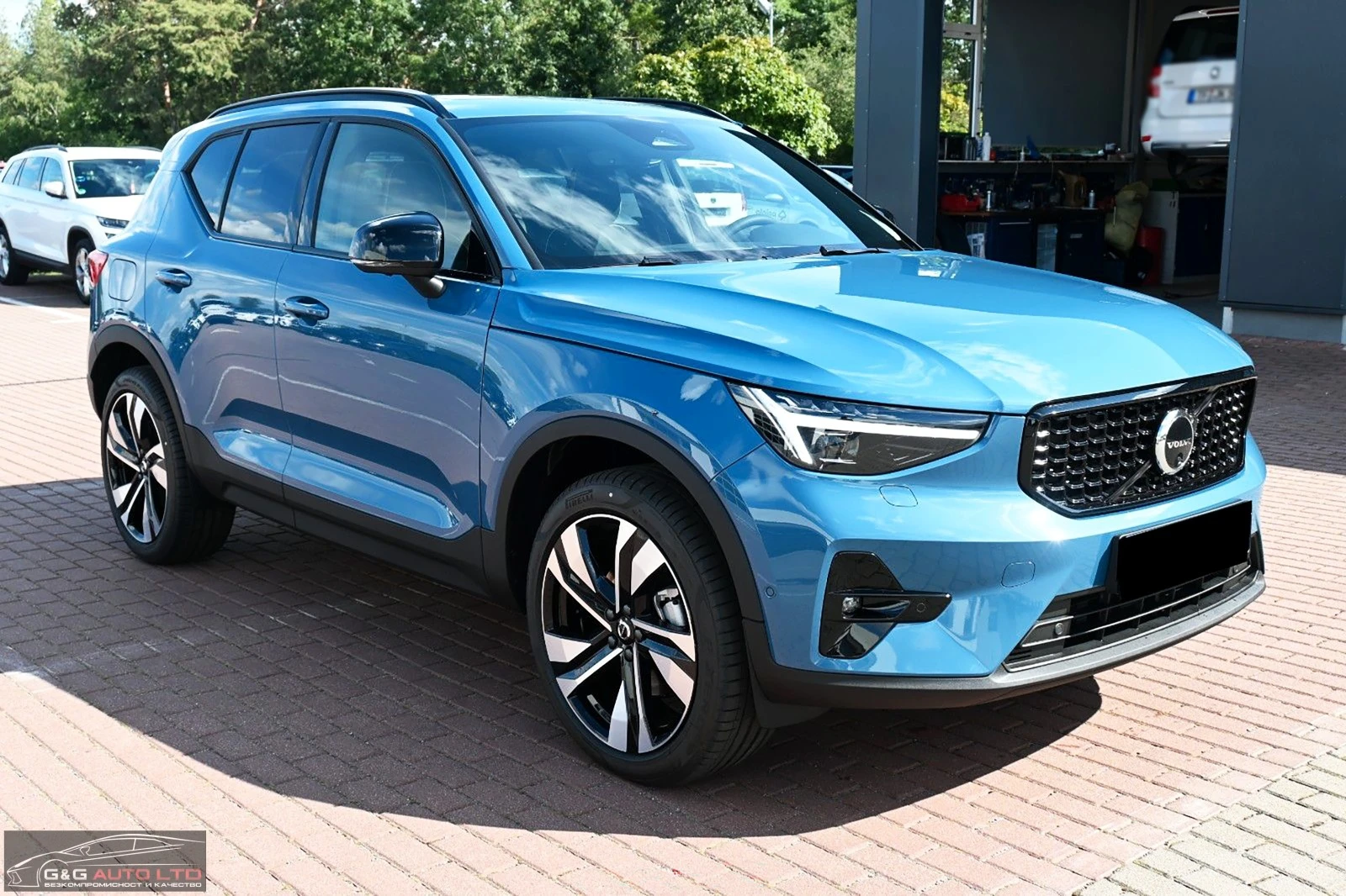 Volvo XC40 B4/HK/360 CAMERA/STDHZG/PANO/ACC/393 - изображение 4