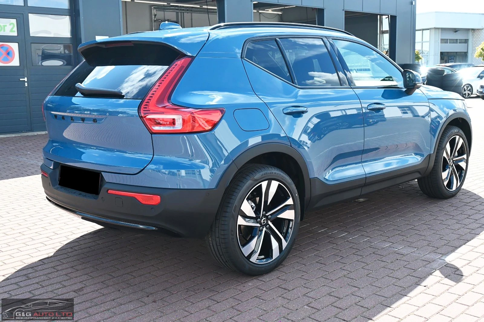 Volvo XC40 B4/HK/360 CAMERA/STDHZG/PANO/ACC/393 - изображение 5