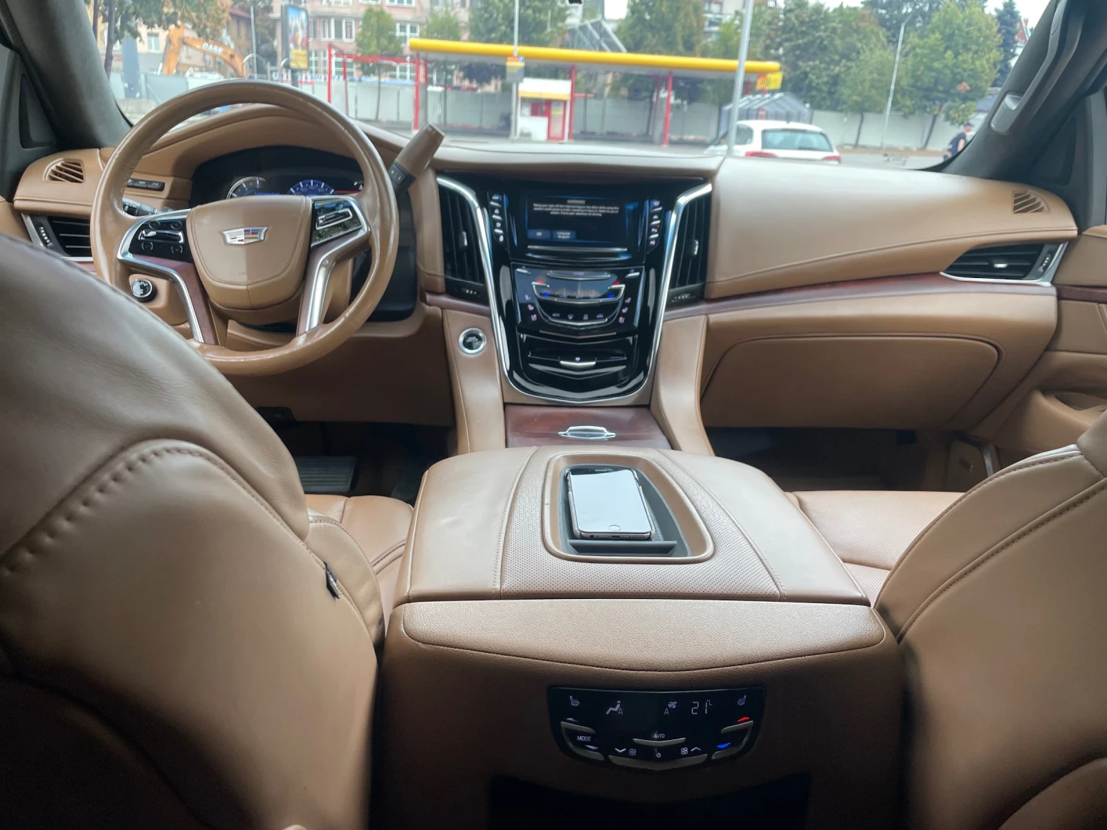 Cadillac Escalade PLATINUM EDITION - изображение 4