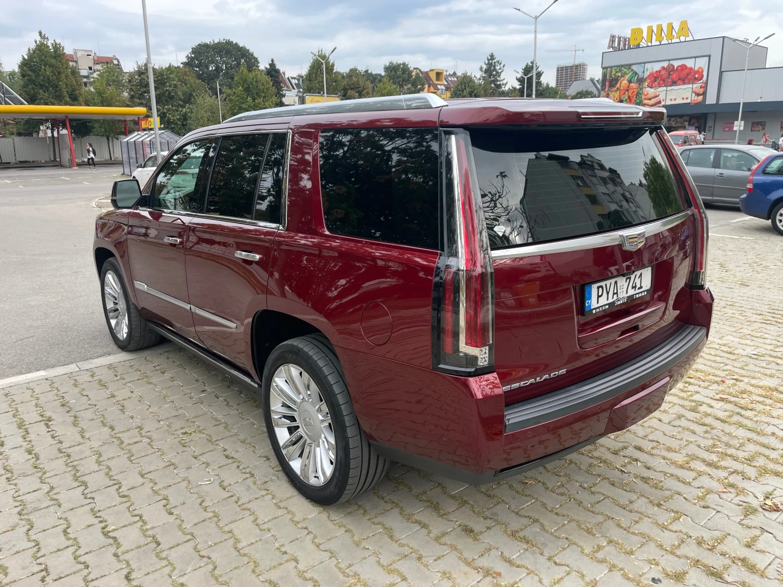 Cadillac Escalade PLATINUM EDITION - изображение 3