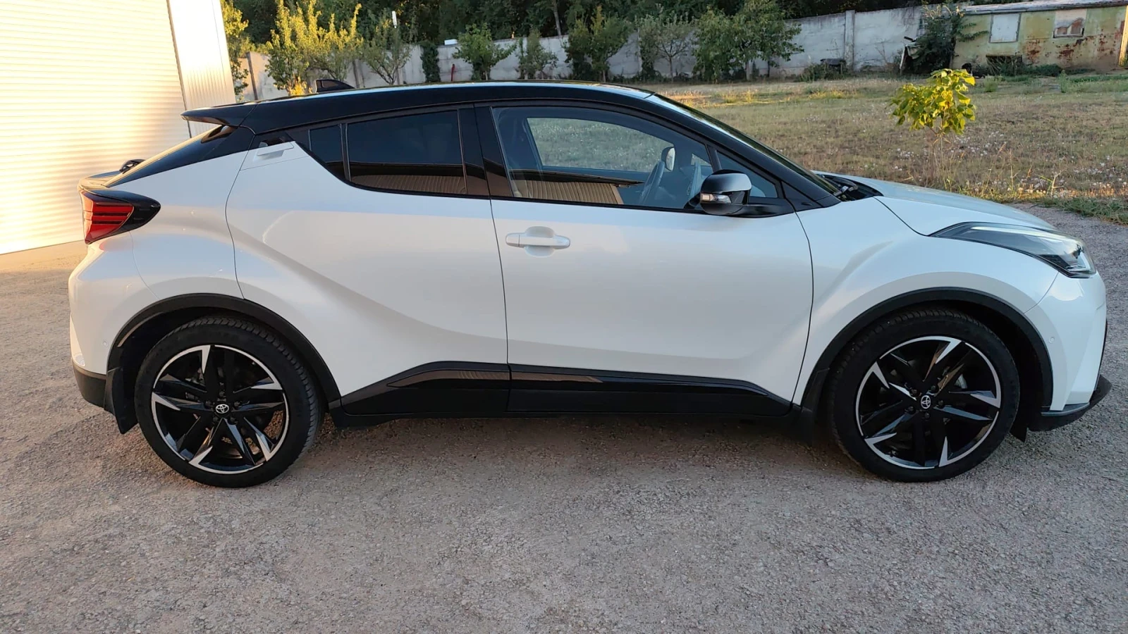 Toyota C-HR GR Sport 2.0 Hibrid, 33000км, ГАРАНЦИОНЕН - изображение 4