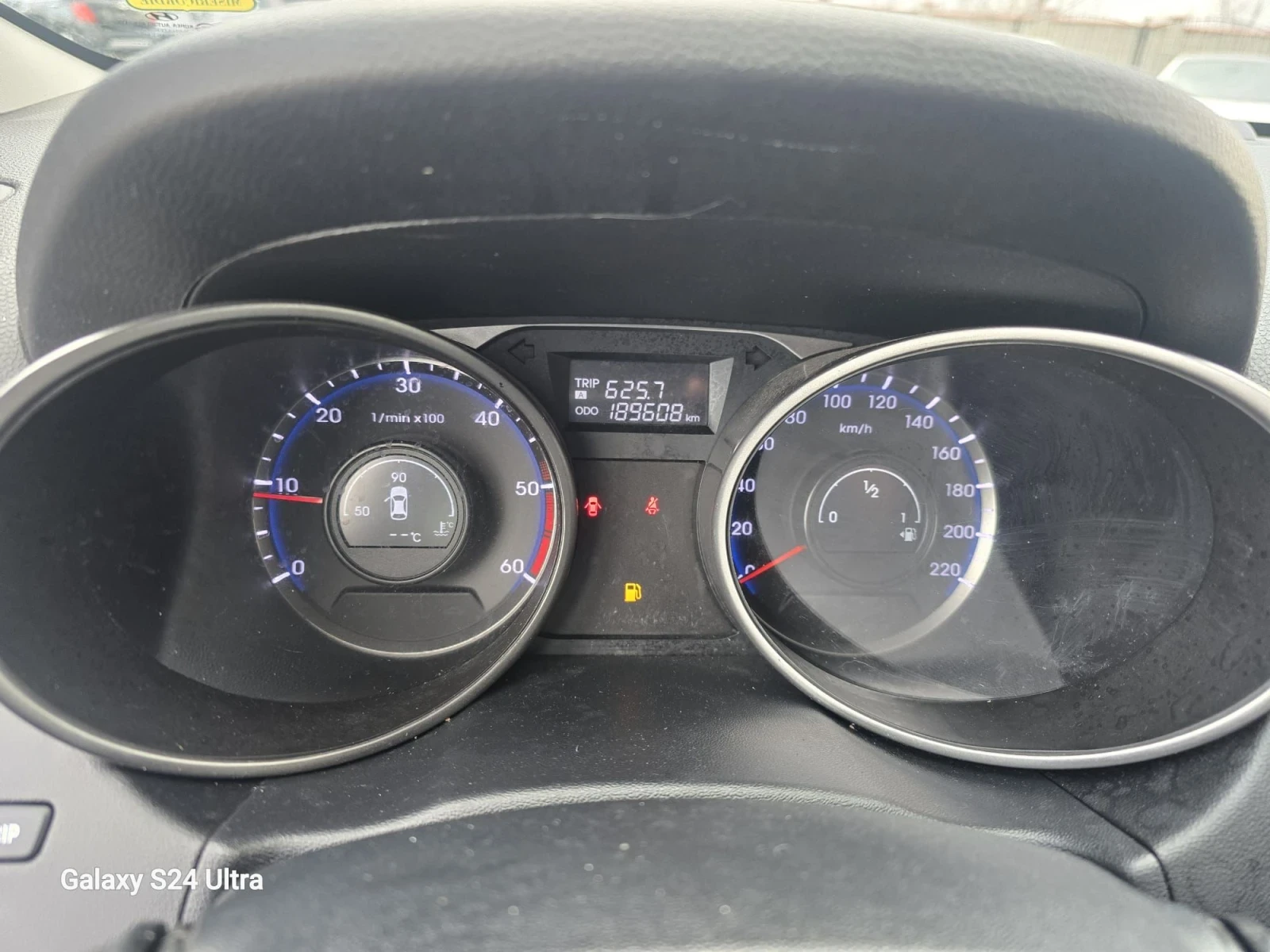 Hyundai IX35 1.7CRDI, снимка 16 - Автомобили и джипове - 53933091